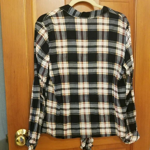 Sheer Plaid Flannel Patterned Button-Down Blouse W/ Collar | Spring Hues - Picture 8 of 13